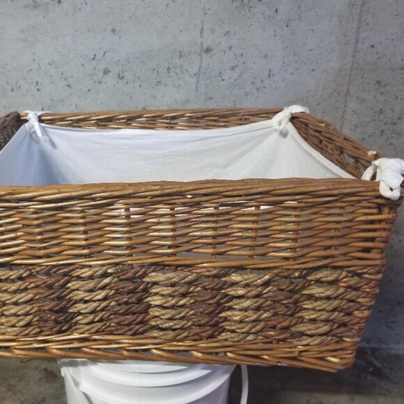 Stained wicker rectangle basket with cloth insert *FILL BASKET WITH OTHER ITEMS* - Picture 2 of 4